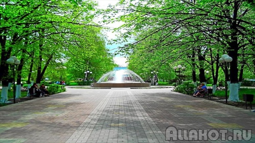 Центральный парк Анны открыли после реконструкции